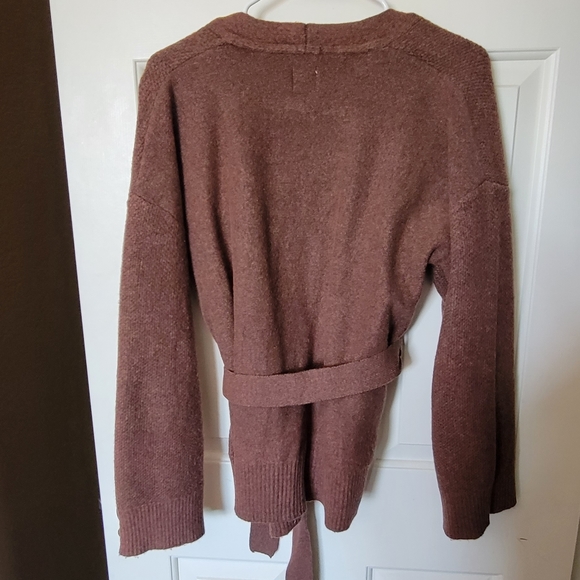 Belted sweater - Picture 2 of 2
